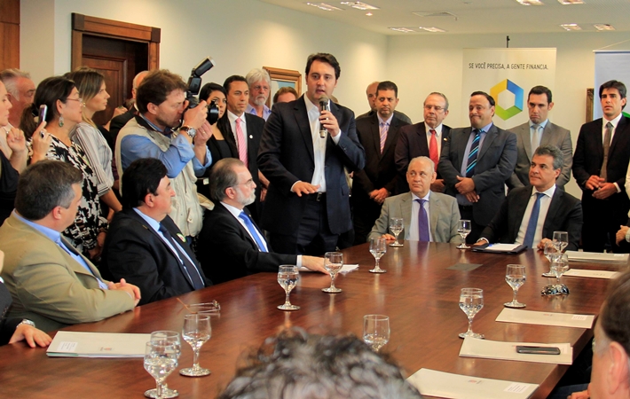 “É uma enorme honra ser o timoneiro da SEDU e do Paranacidade com este time de experts, de todas as idades e de diferentes origens que sempre somaram em favor da população