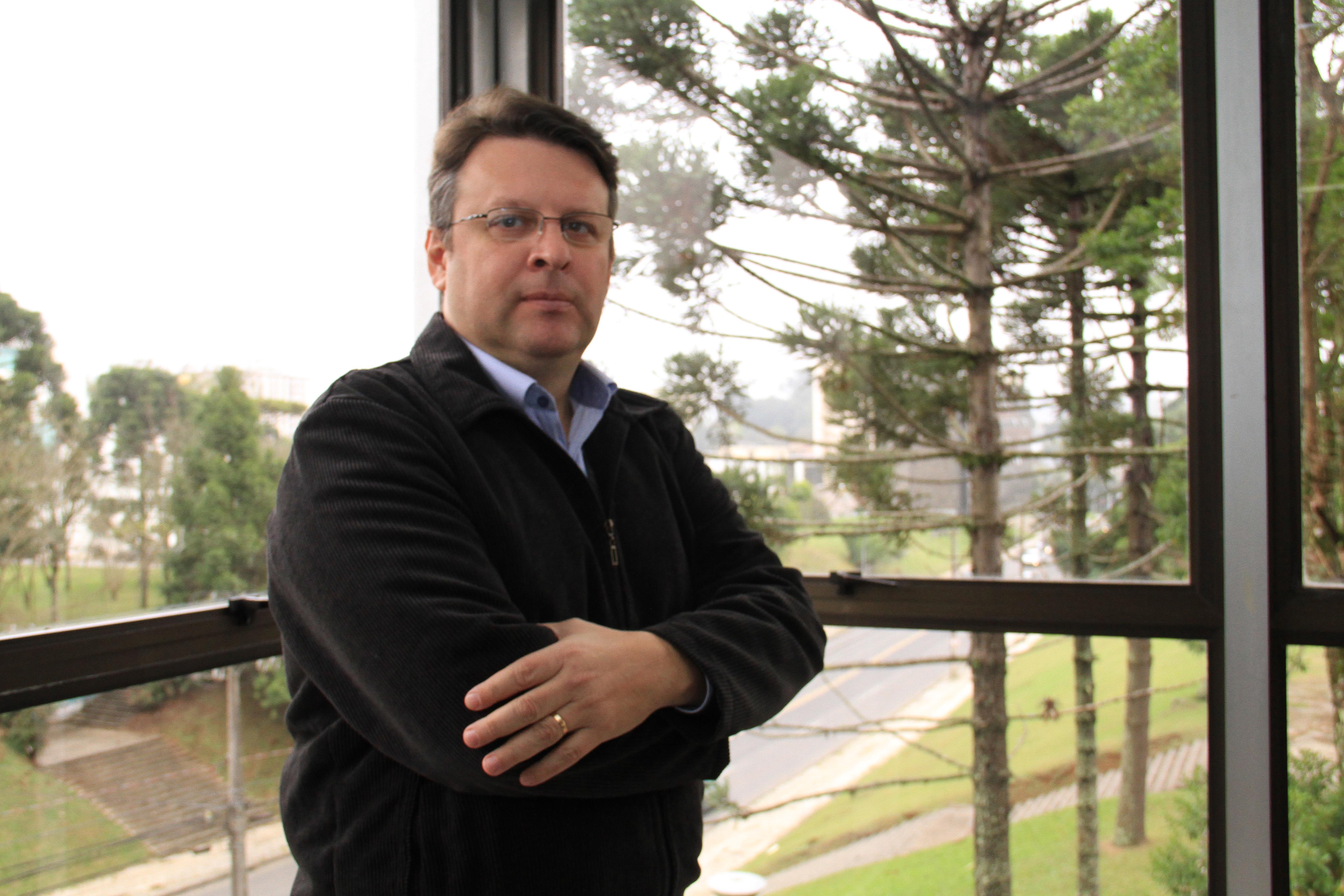 “Iniciei minhas atividades profissionais assessorando municípios paranaenses de pequeno e médio porte