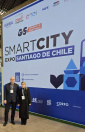 Camila Mileke Scucato é entrevistada em Smart City 2025, em Santiago do Chile