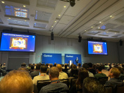 “É na felicidade que reside a chave de tudo” diz o professor de Harvard, Arthur Brooks, sacudindo mentes e preconceitos