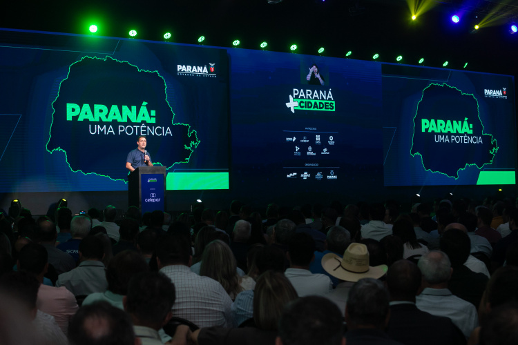 Ratinho Junior apresenta panorama do Estado a prefeitos no Paraná Mais Cidades