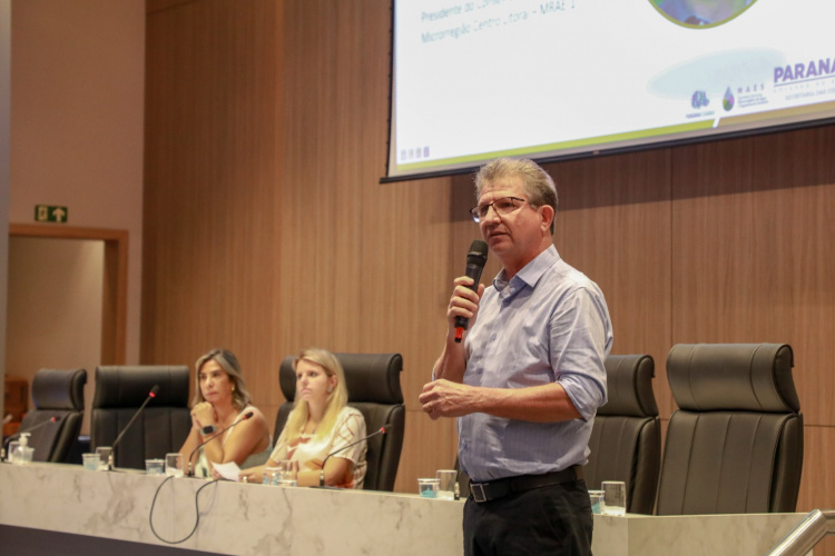 Mais de 300 prefeitos participam de encontro sobre novo modelo de gestão de água e saneamento