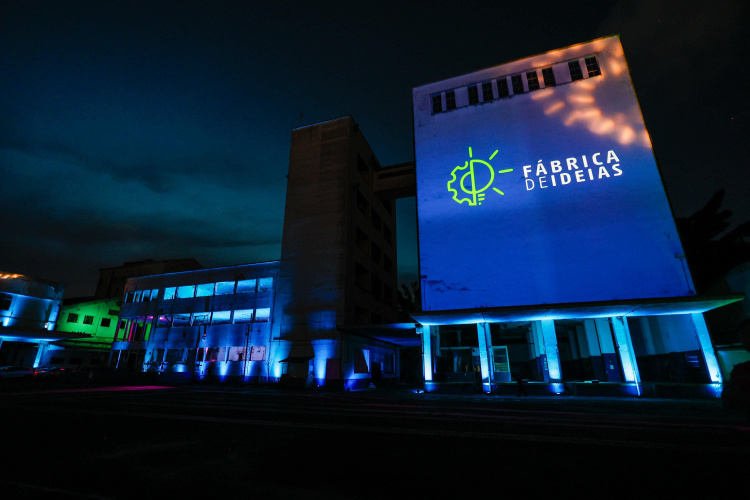 Fábrica de Ideias é apresentada a autoridades e empresários no encerramento do Smart City