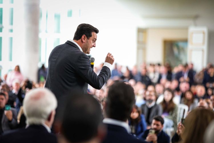 Estado amplia Asfalto Novo, Vida Nova para Municípios com cerca de 100 mil habitantes