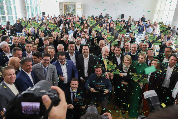 Estado amplia Asfalto Novo, Vida Nova para Municípios com cerca de 100 mil habitantes