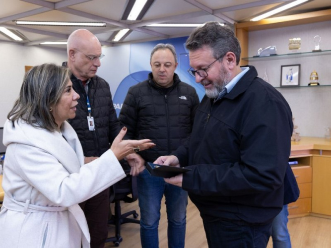 Sanepar recebe medalha que celebra parceria com Paranacidade e Microrregiões