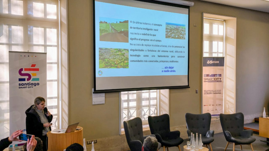 Camila fala em evento no Chile sobre os desafios de Setores Rurais serem Territórios Inteligentes