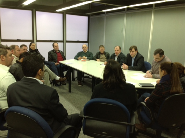 Reunião na SEDU agiliza processos dos 121 municípios que já aderiram ao PAM