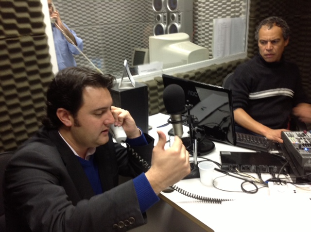 Ratinho Junior fala com milhares de pessoas via emissoras de rádios do Paraná