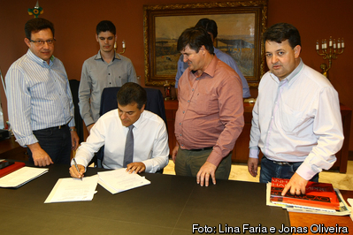 Governo do Estado autoriza obras de urbanização para Santa Tereza do Oeste.