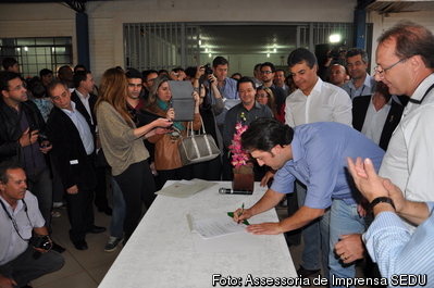 “Volume e velocidade é o ritmo deste governo”, diz Ratinho Junior na destinação de mais R$ 4 milhões aos municípios do Paraná.