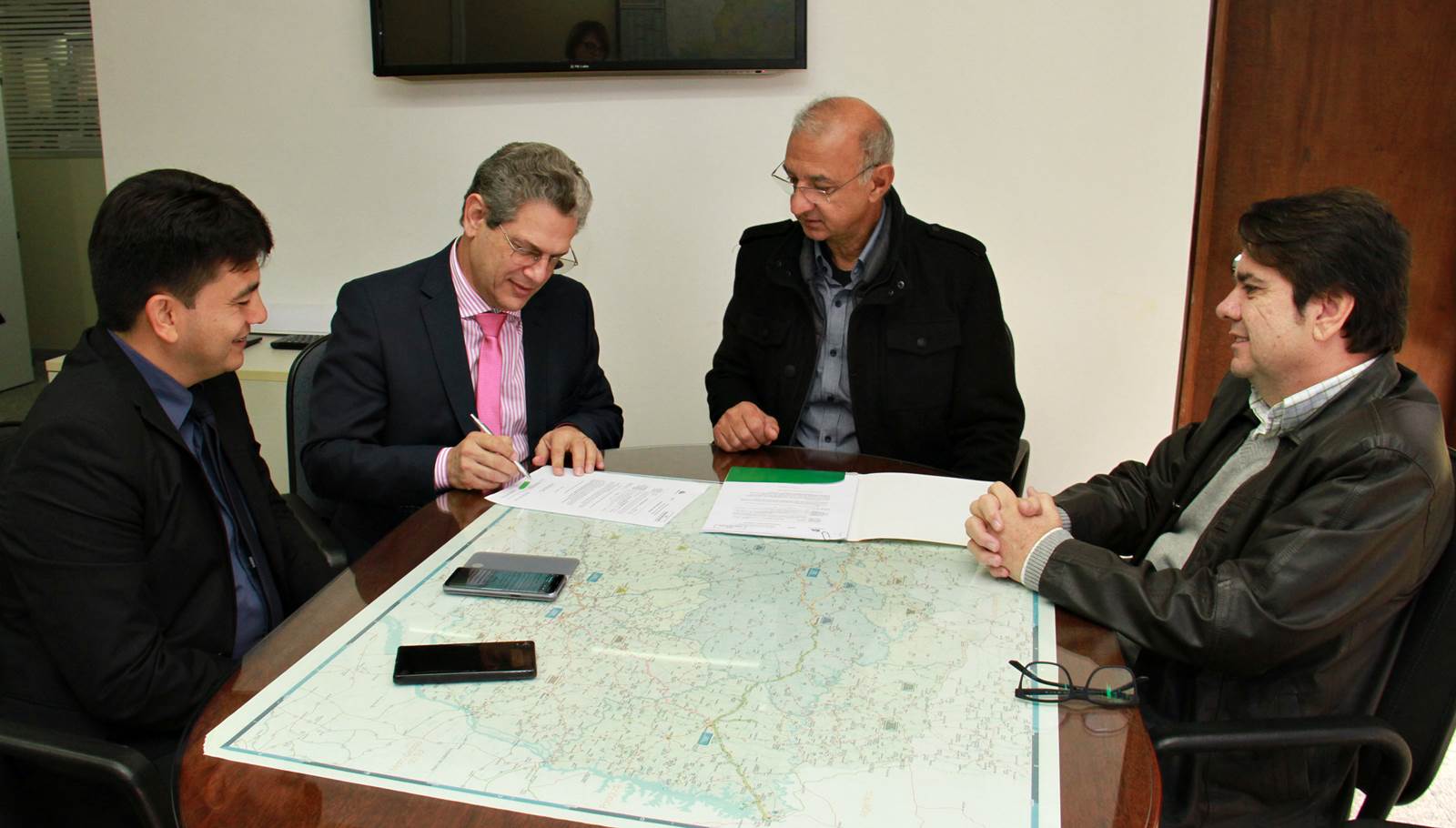 Governo autoriza quase R$ 10 milhões para pavimentação na RMC  

 