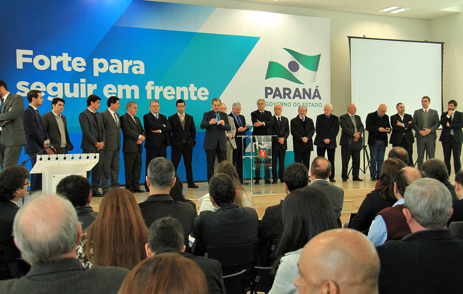 Governo autoriza recursos para obras em 74 municípios