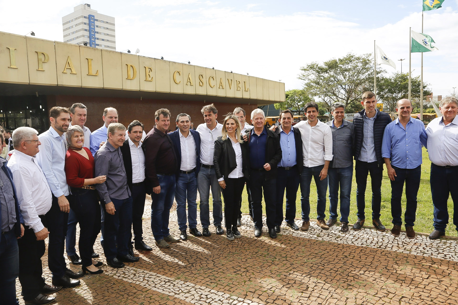 Convênios asseguram obras de pavimentação e equipamentos