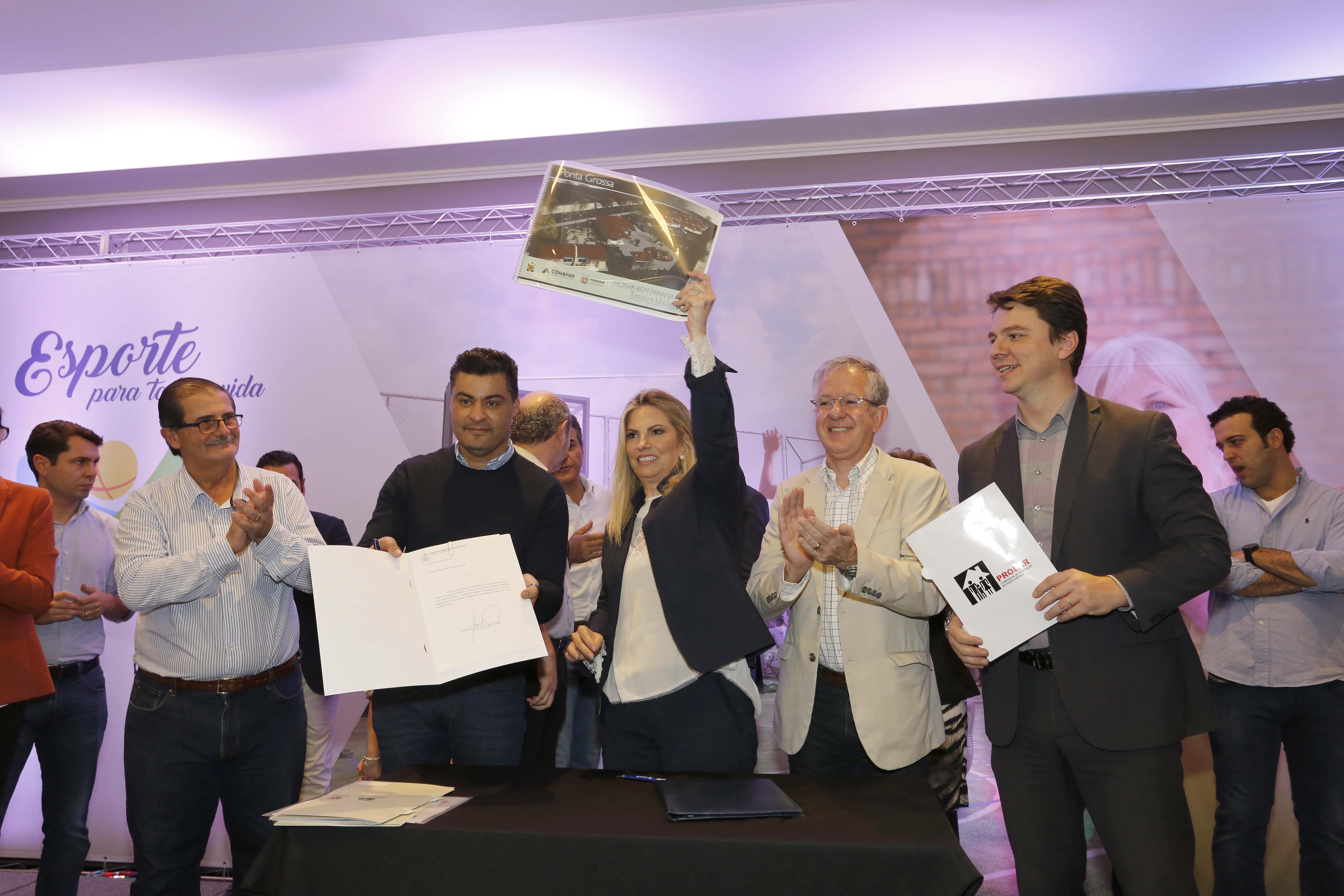 Governo garante R$ 24 milhões para municípios dos Campos Gerais