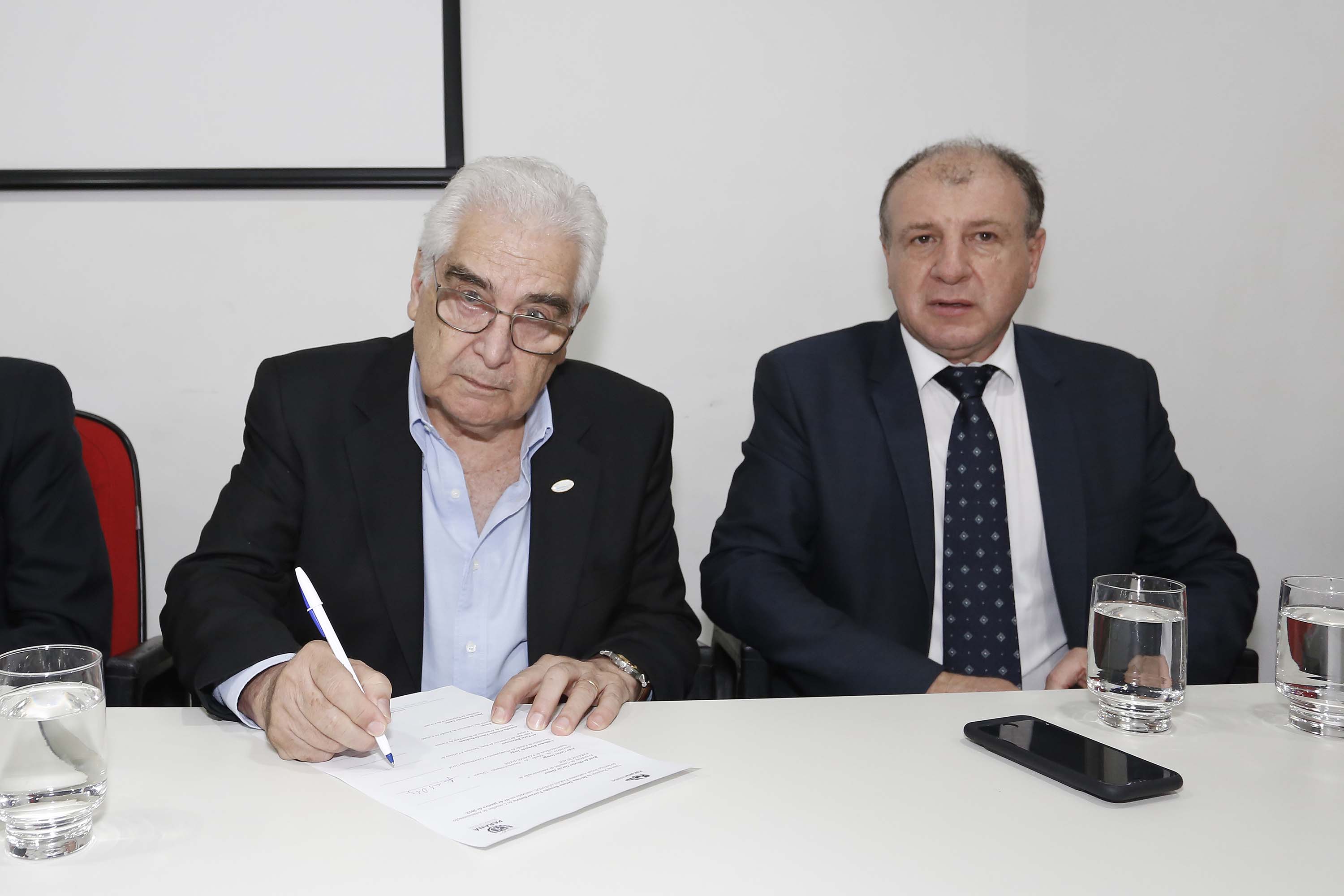 Posse do Conselho de Administração do Serviço Social Autônomo Paranacidade. Tomaram posse os secretários João Carlos Ortega, secretário do Desenvolvimento Urbano; René de Oliveira Garcia Júnior, secretário da Fazenda e Valdemar Bernardo Jorge, secretário do Planejamento.  ? Curitiba, 02/01/2019  -  Foto: Arnaldo Alves/ANPr