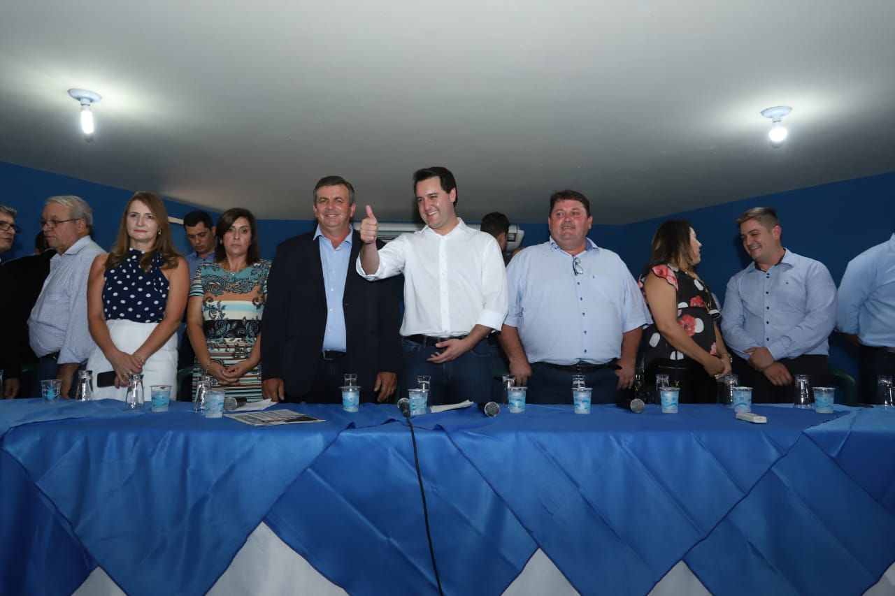 Ratinho Junior e Ortega participam da posse da diretoria da AMUNORPI no Norte Pioneiro