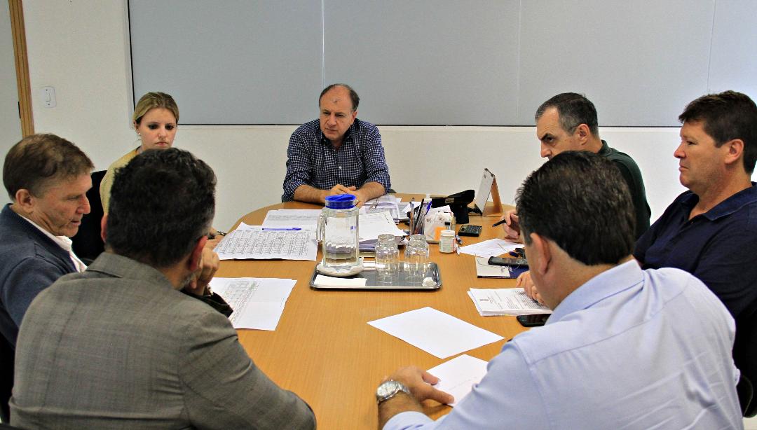 SEDU/Paranacidade estudam critérios para compensar variações de preços de insumos em obras de pavimentação