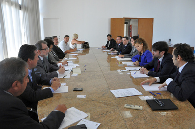 Governo do Paraná quer acabar com lixões a céu aberto até agosto deste ano