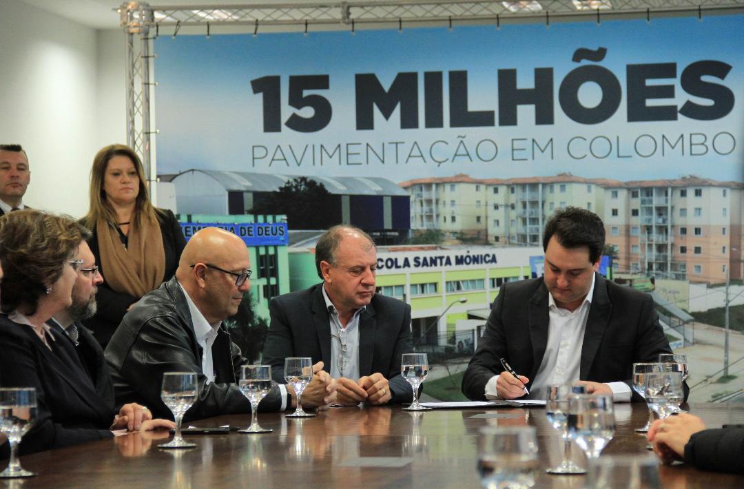 Obras de R$ 15,1 milhões melhoram vias estratégicas de Colombo 