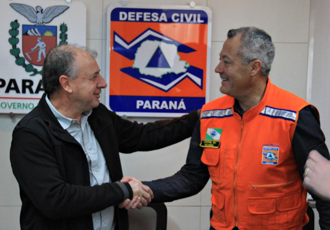 Ortega visita a Coordenadoria Estadual de Proteção e Defesa Civil do Paraná e elogia o trabalho