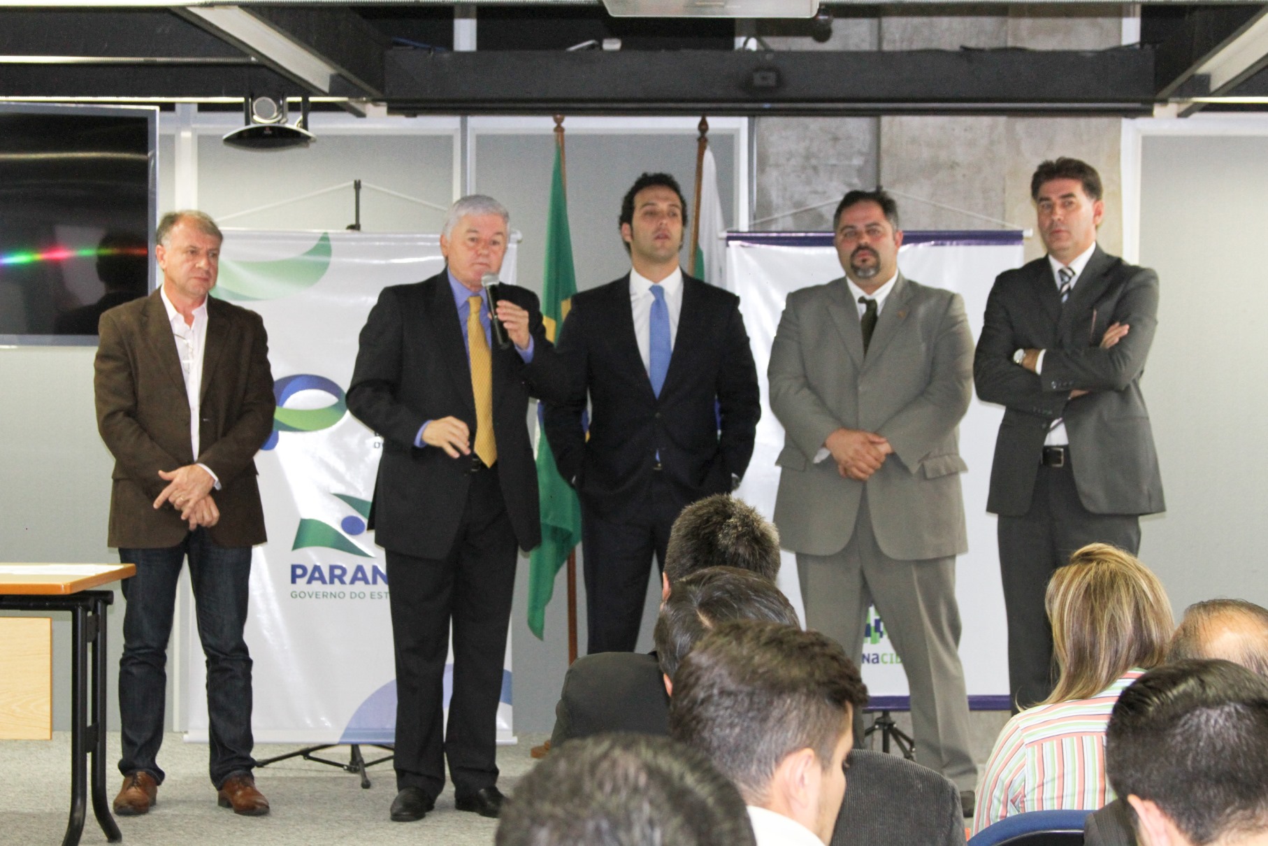 Prefeitos firmam convênios de R$ 4 milhões com a SEDU pelo PAM