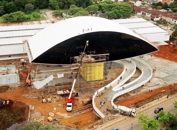 Obra do Paranacidade, o MON foi erguido em seis meses de trabalho ininterrupto