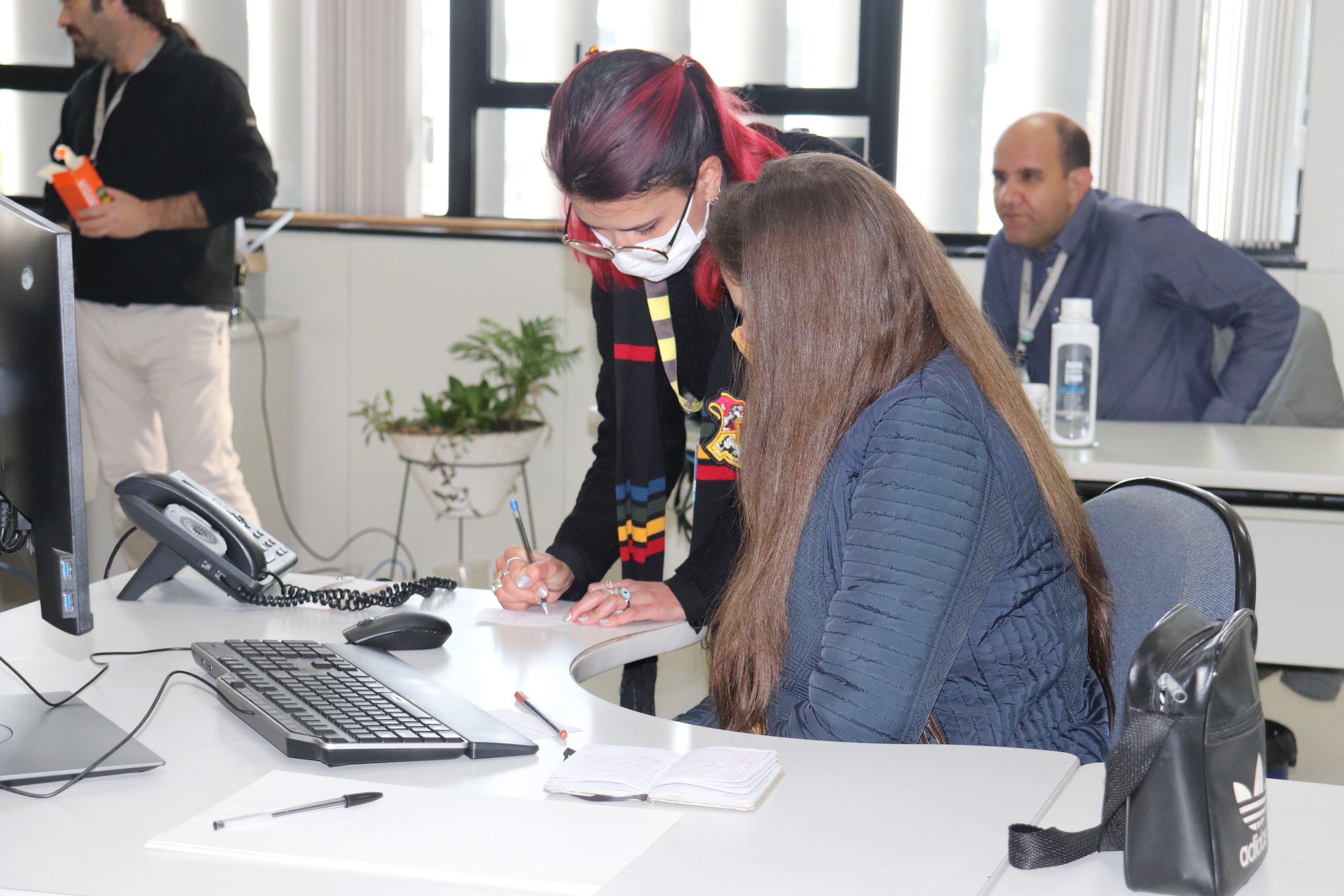 Trabalho no Paranacidade tem hora extra e plantão no sábado para atender exigências da Legislação Eleitoral sobre editais