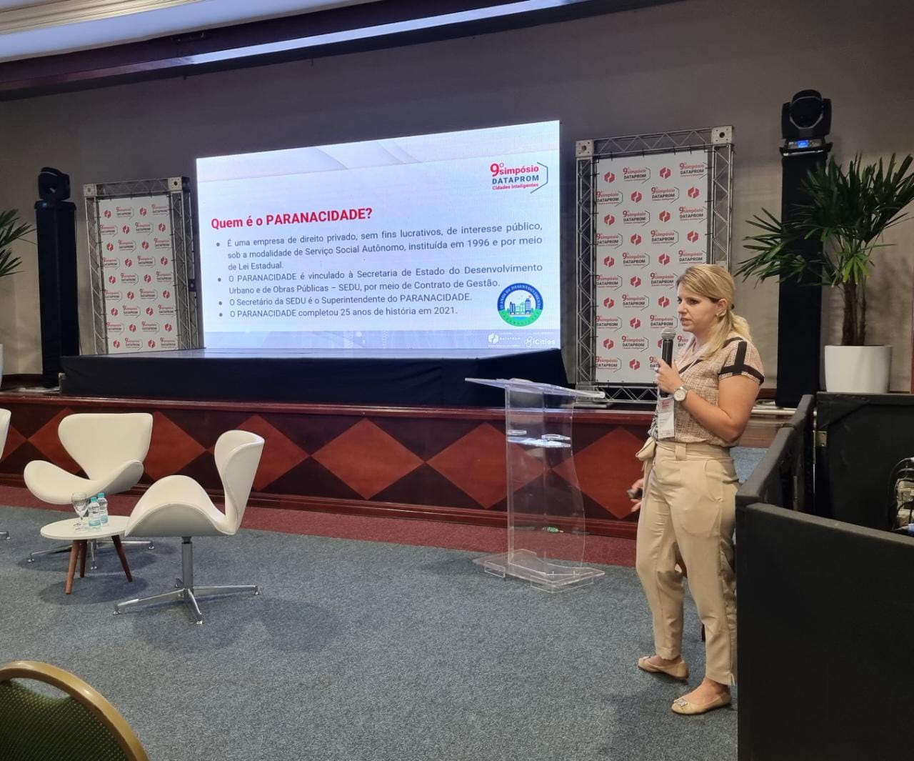 Superintendente executiva do Paranacidade destaca ferramentas e Projetos que melhoram a gestão pública, no 9º Seminário do DATAPROM