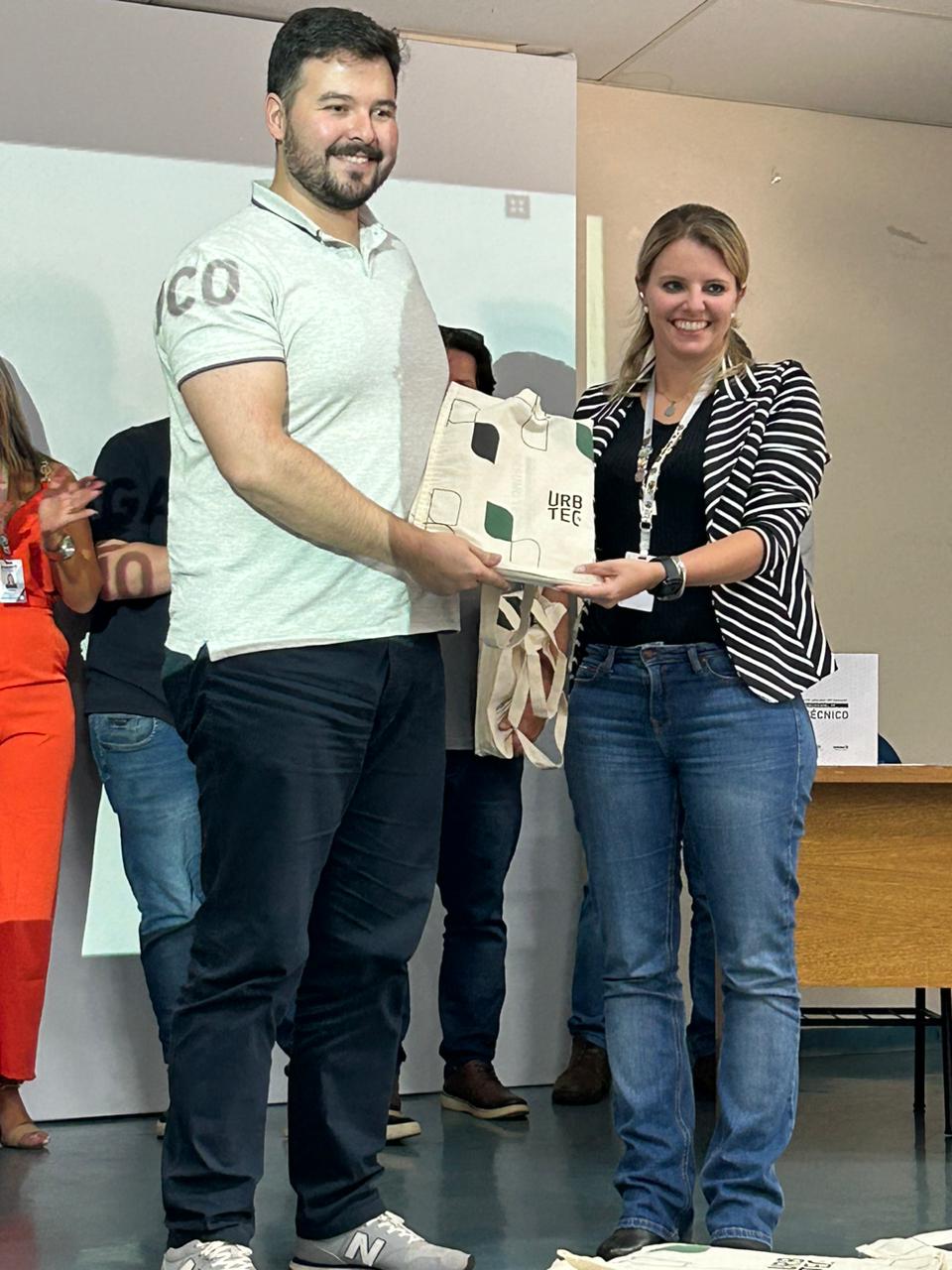 Concluído e entregue aos prefeitos o Relatório Final do PDUI de Cascavel