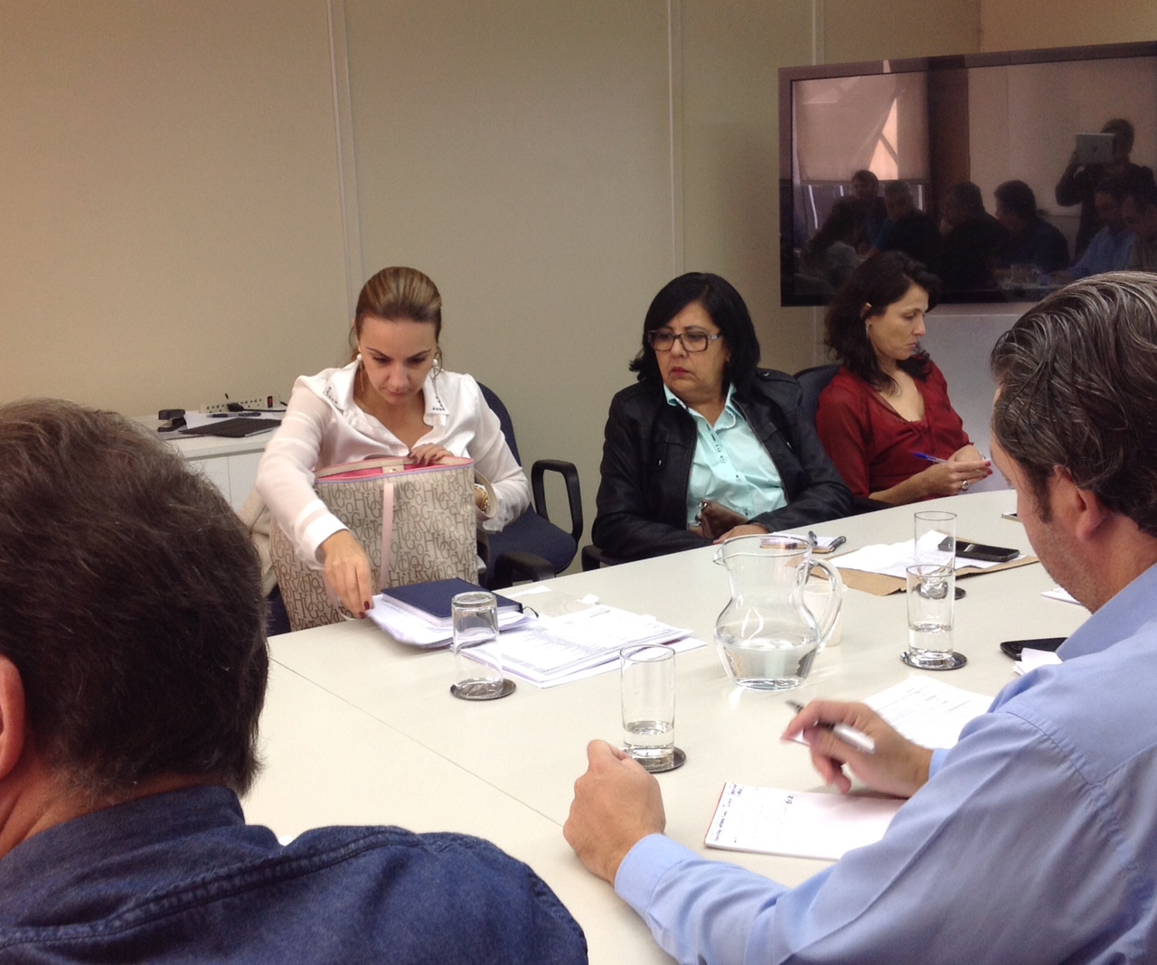 Ortega aponta desafios e pede maior empenho e dedicação em reunião com representantes de Escritórios Regionais da SEDU/Paranacidade 