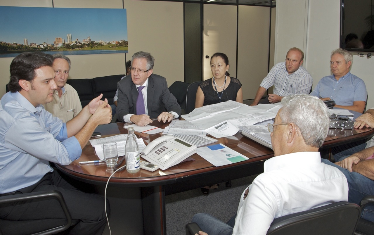 Governo do Paraná retira 160 famílias de área de risco