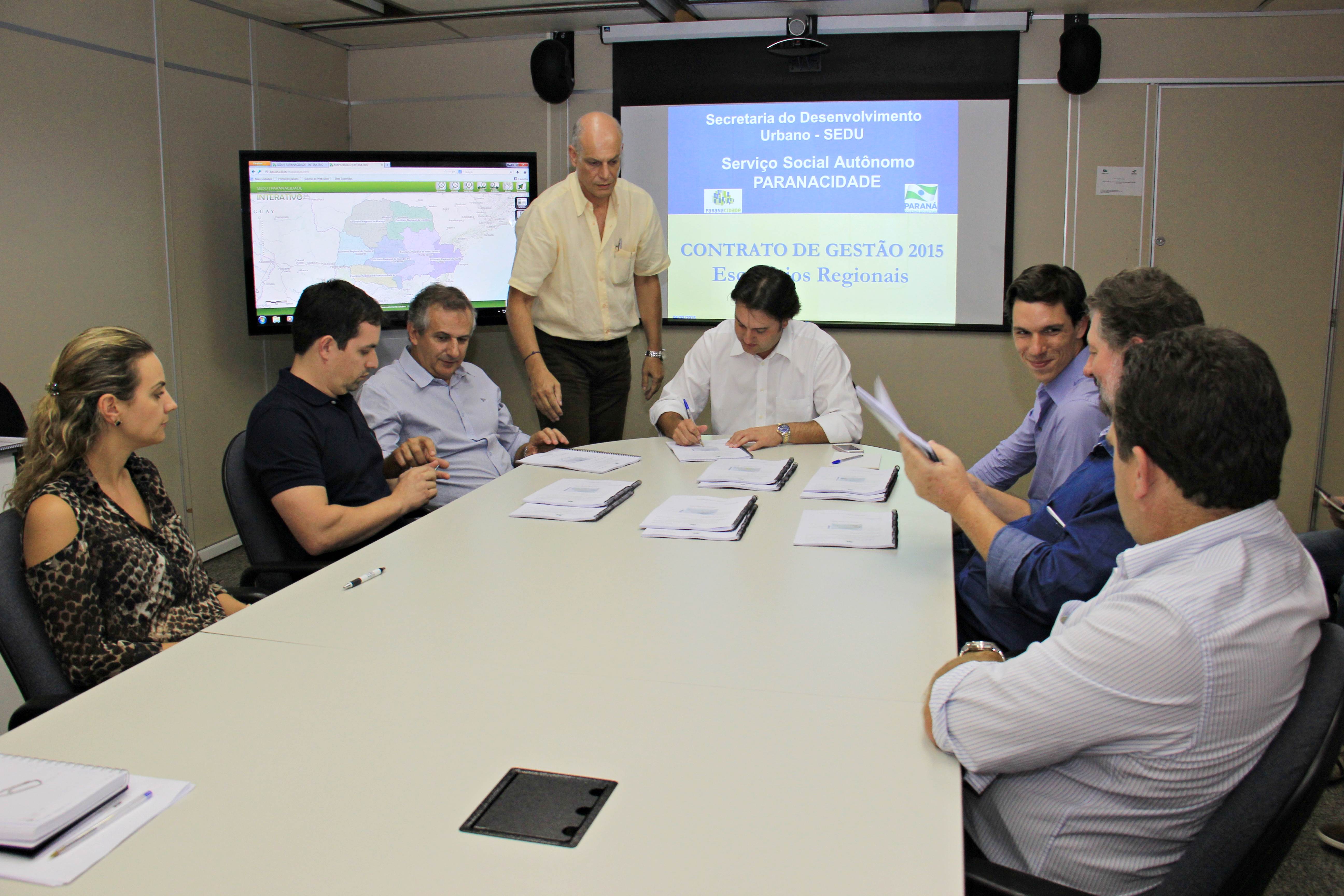 Assinatura de Contrato de Gestão exige excelência dos serviços, obras e produtos na SEDU/Paranacidade