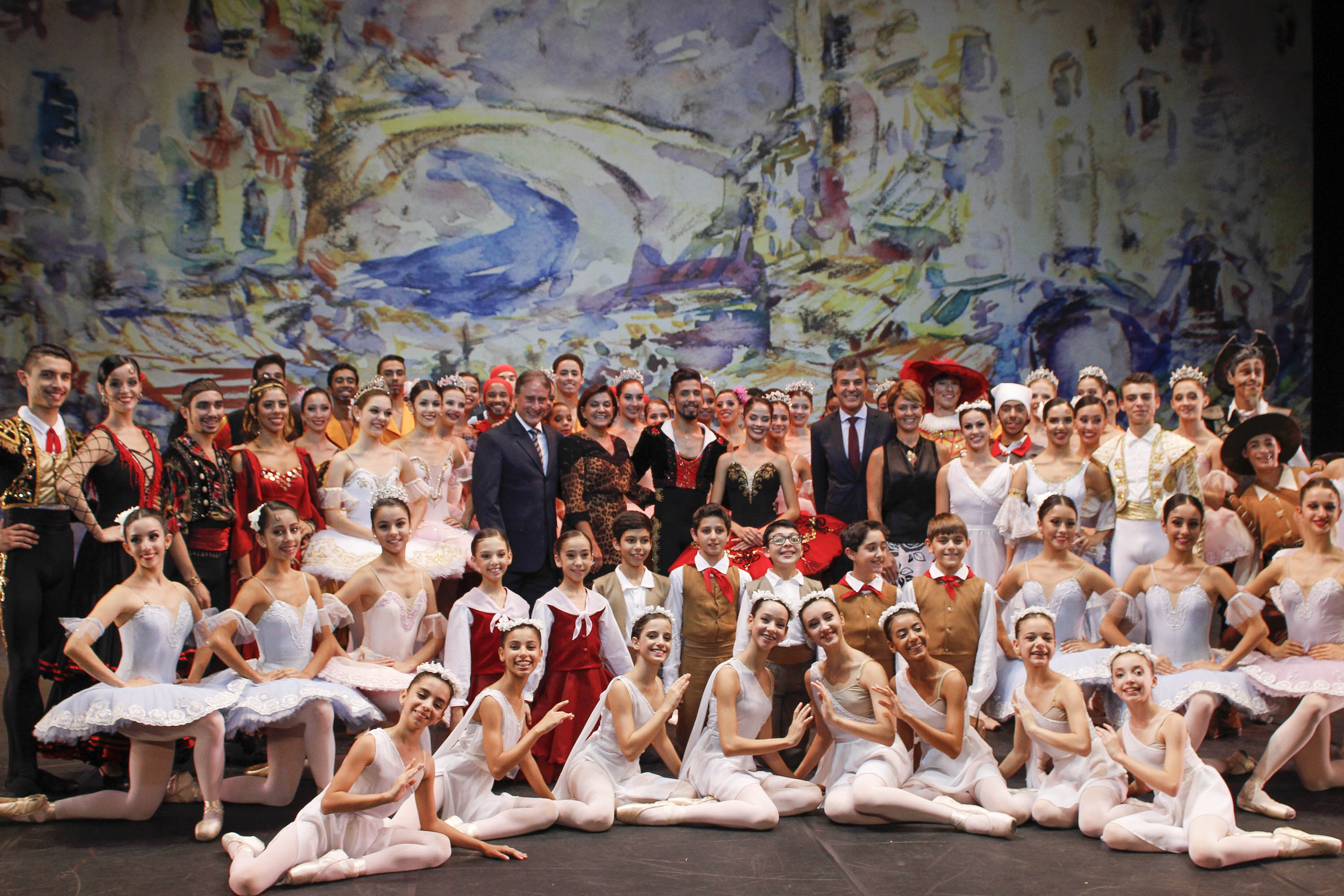 Governador inaugura Teatro Municipal de Cascavel, o maior do interior do Paraná