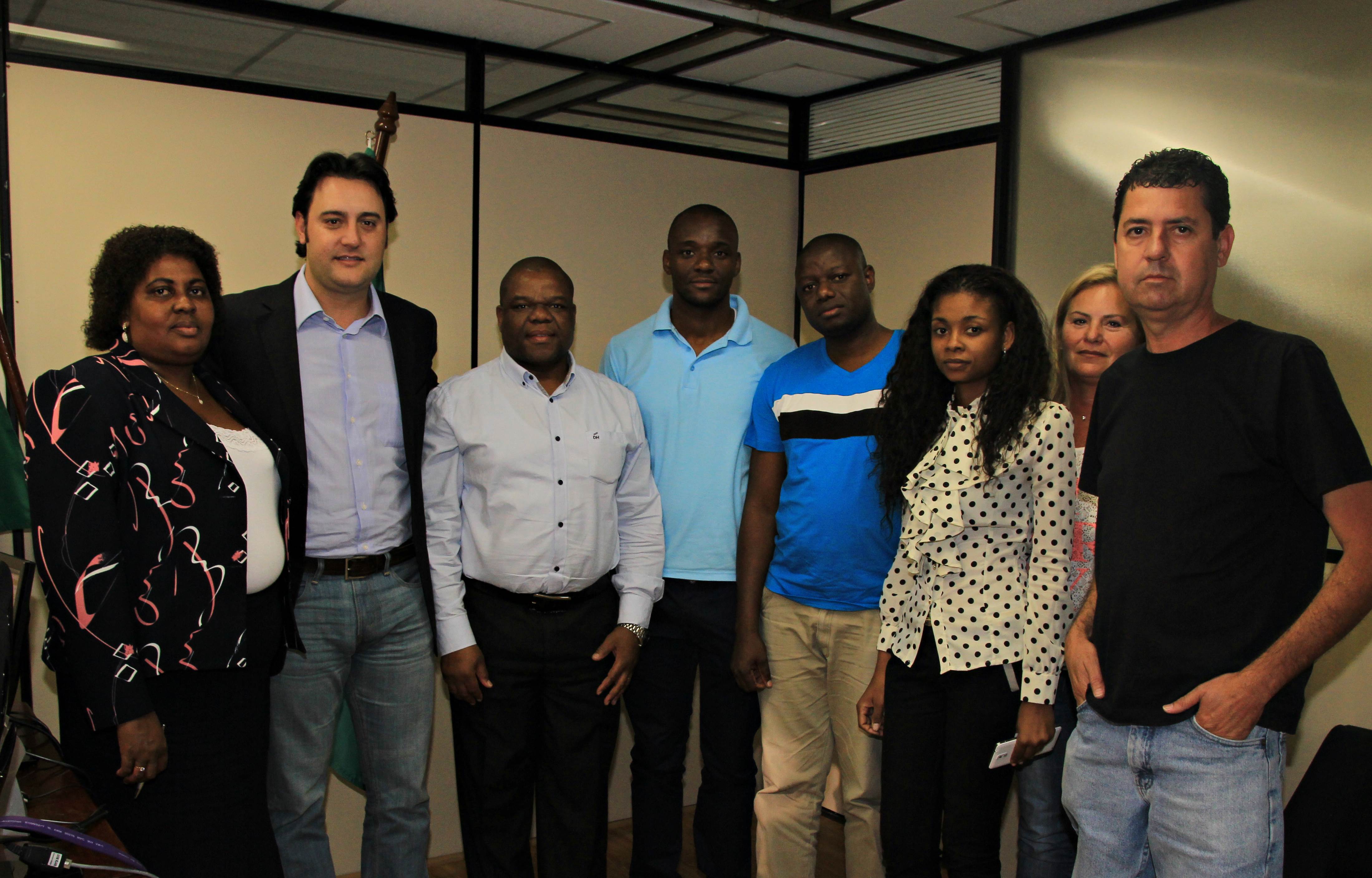 Moçambicanos deixam o Brasil satisfeitos após Visita de Cooperação Técnica na SEDU/Paranacidade