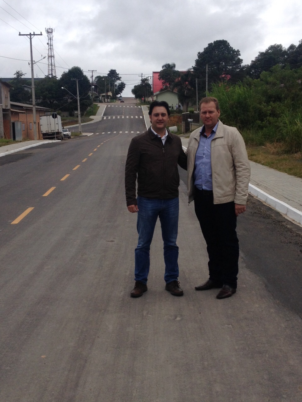 Piên inaugura 13 ruas asfaltadas e muda a imagem da cidade