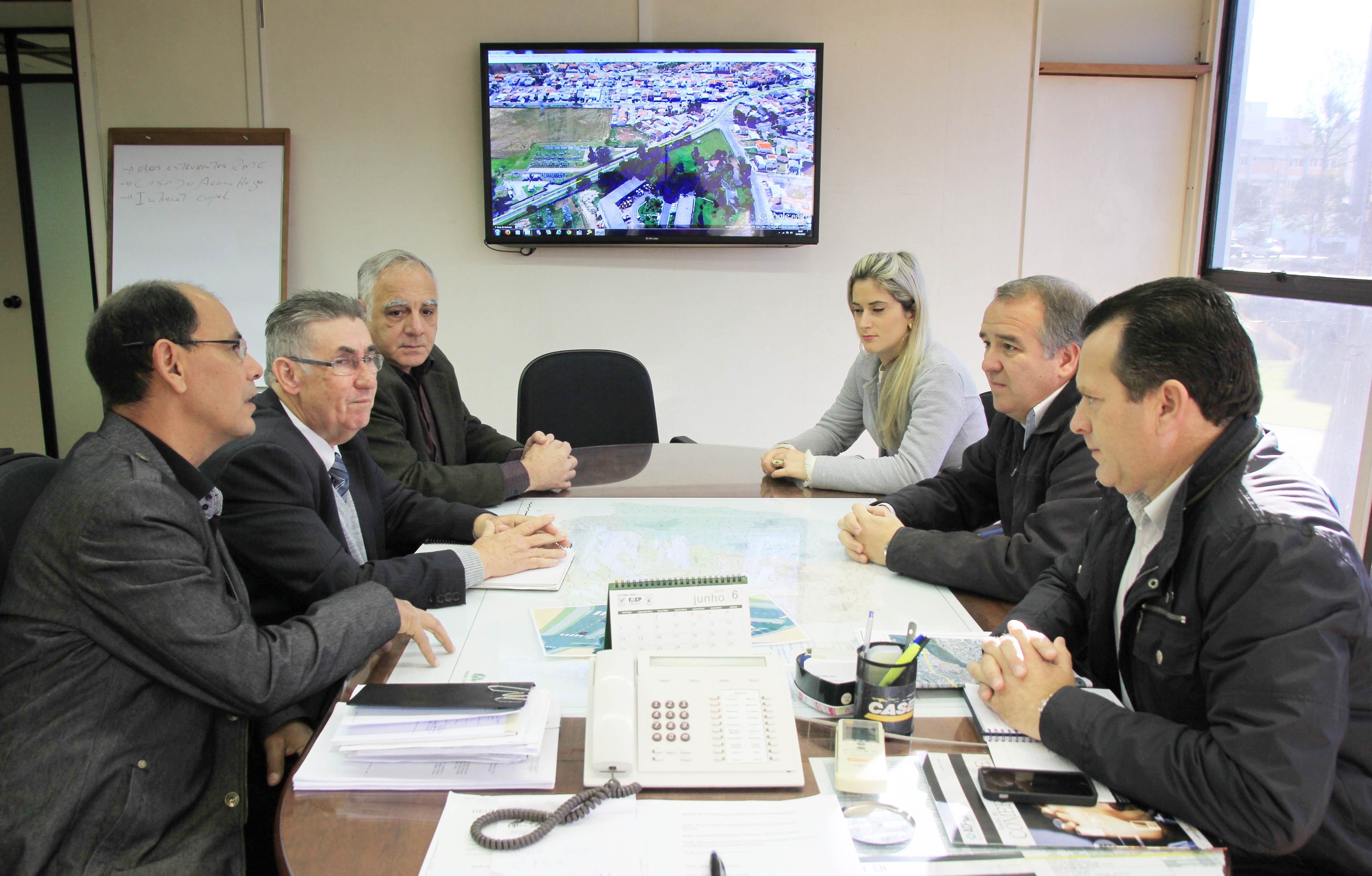 Empresários da Fazendinha e Caiuá comemoram notícia de obras na rua Raul Pompeia