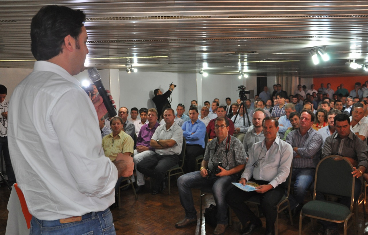 Ratinho Junior avalia ações aos municípios do Oeste do Paraná