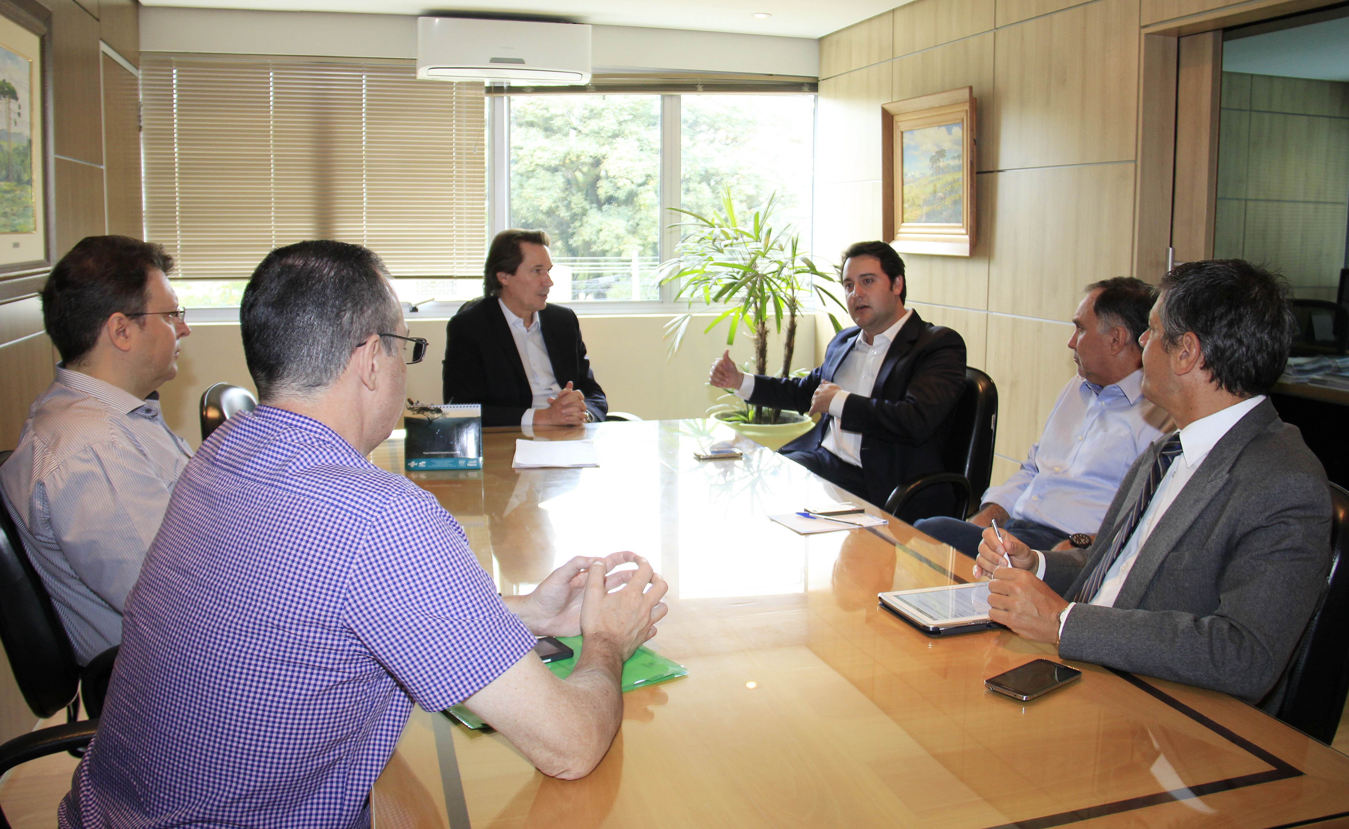 SEDU e SEMA buscam modelo inovador para gestão do lixo nos municípios paranaenses