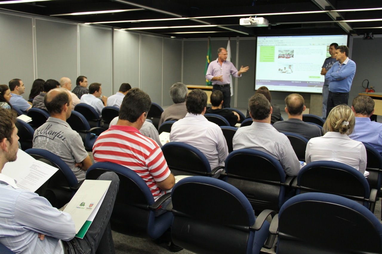 SEDU orienta Municípios do Paraná sobre normas técnicas para capacidade de endividamento