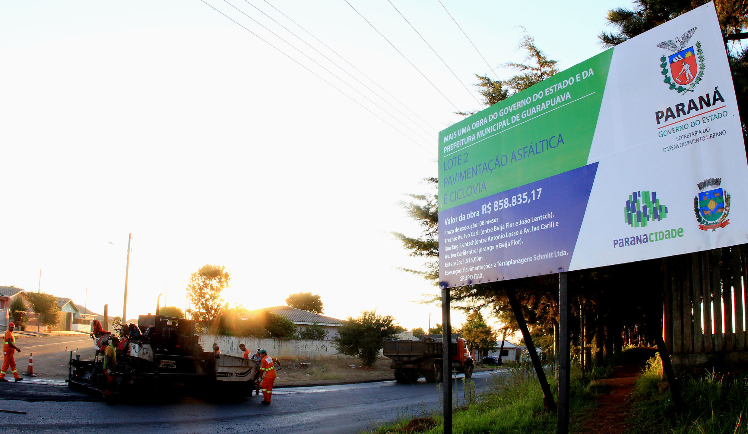 O Governo do Estado, por meio da Secretaria do Desenvolvimento Urbano (Sedu) liberou R$ 402 milhões em recursos destinados a obras de infraestrutura urbana e equipamentos para os municípios paranaenses. O valor, referente ao período de janeiro de 2011 até meados de junho deste ano, equivale à liberação de mais de R$ 1 milhão por dia aos municípios, considerando-se os dias úteis dos 18 meses e 15 dias da gestão do governador Beto Richa. 