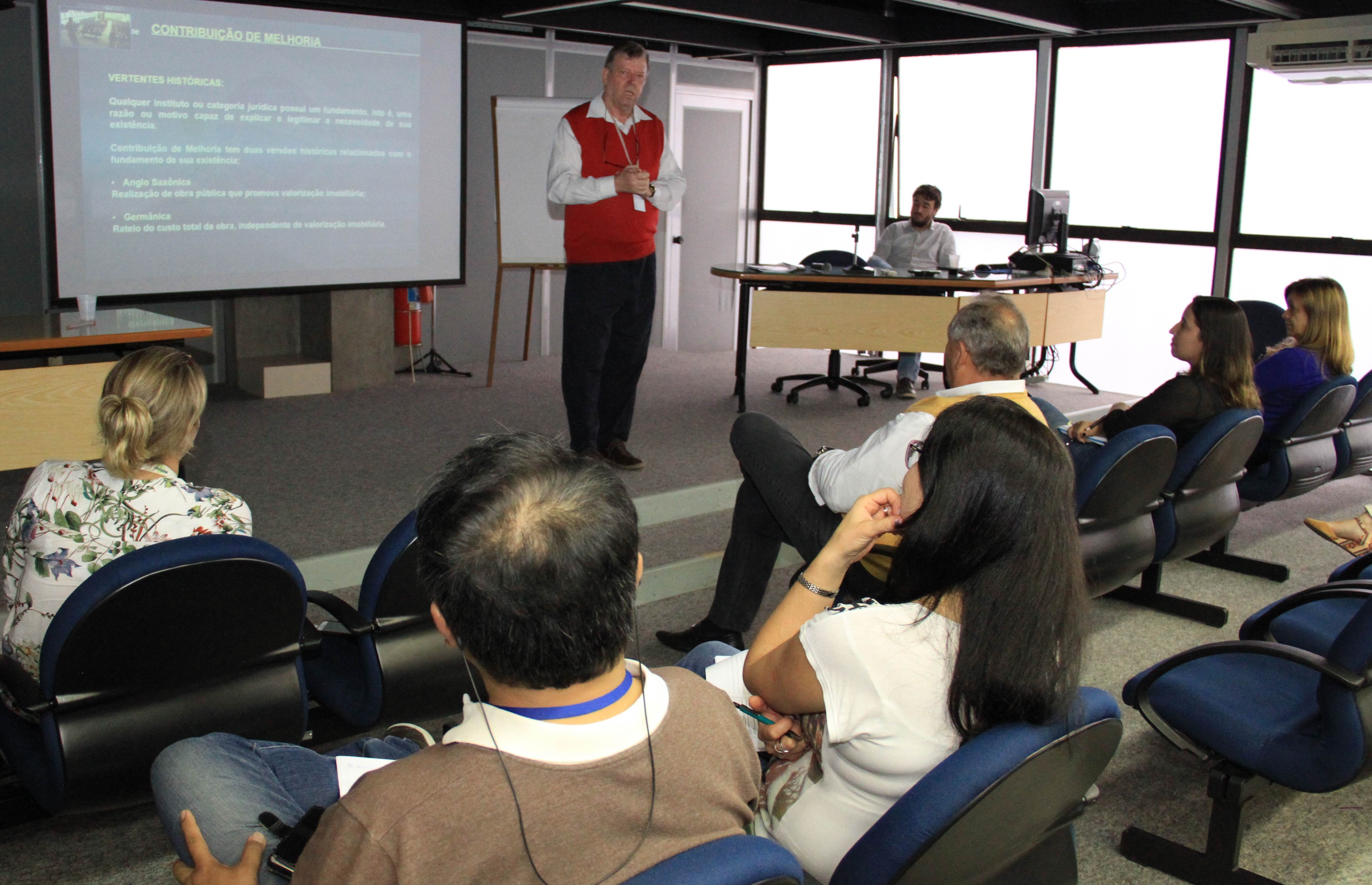 SEDU/Paranacidade buscam a uniformização do entendimento sobre pavimentação urbana no Paraná