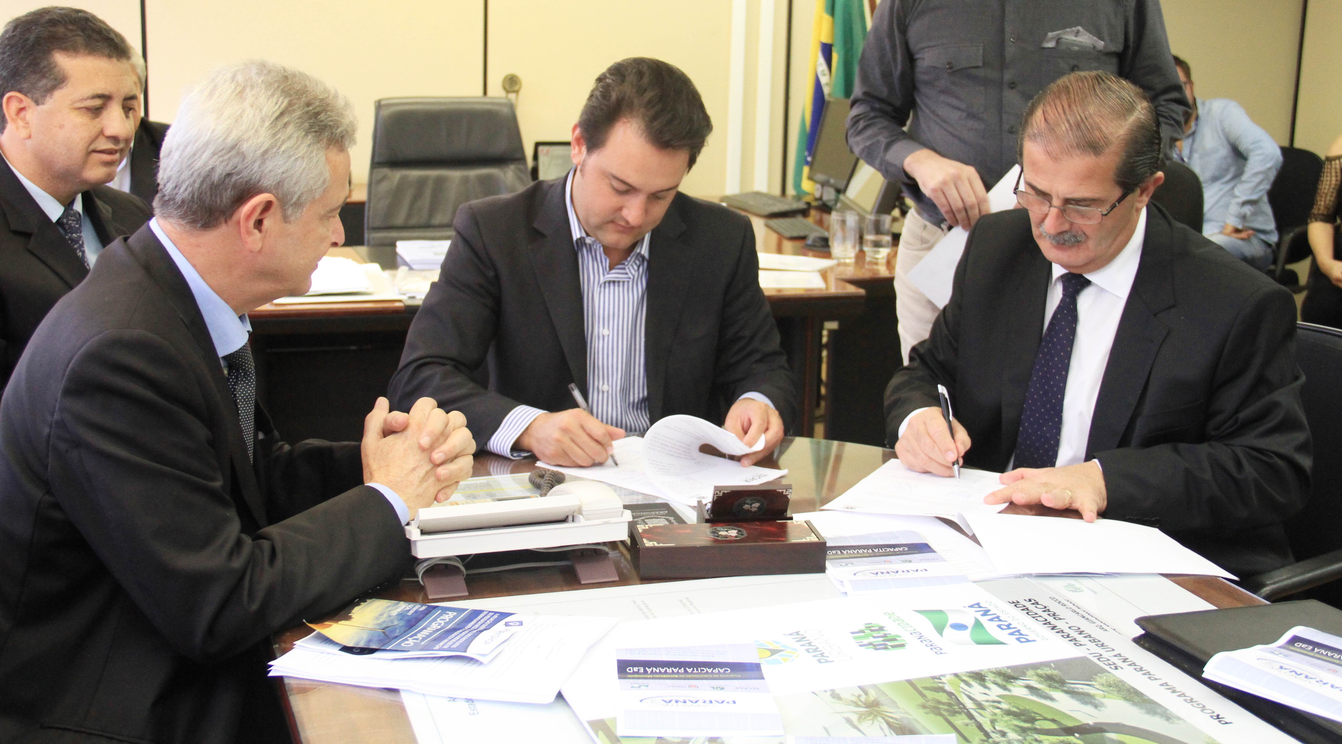 Parceria firmada entre SEDU e SETI abre oportunidades para capacitar servidores municipais em diversos cursos