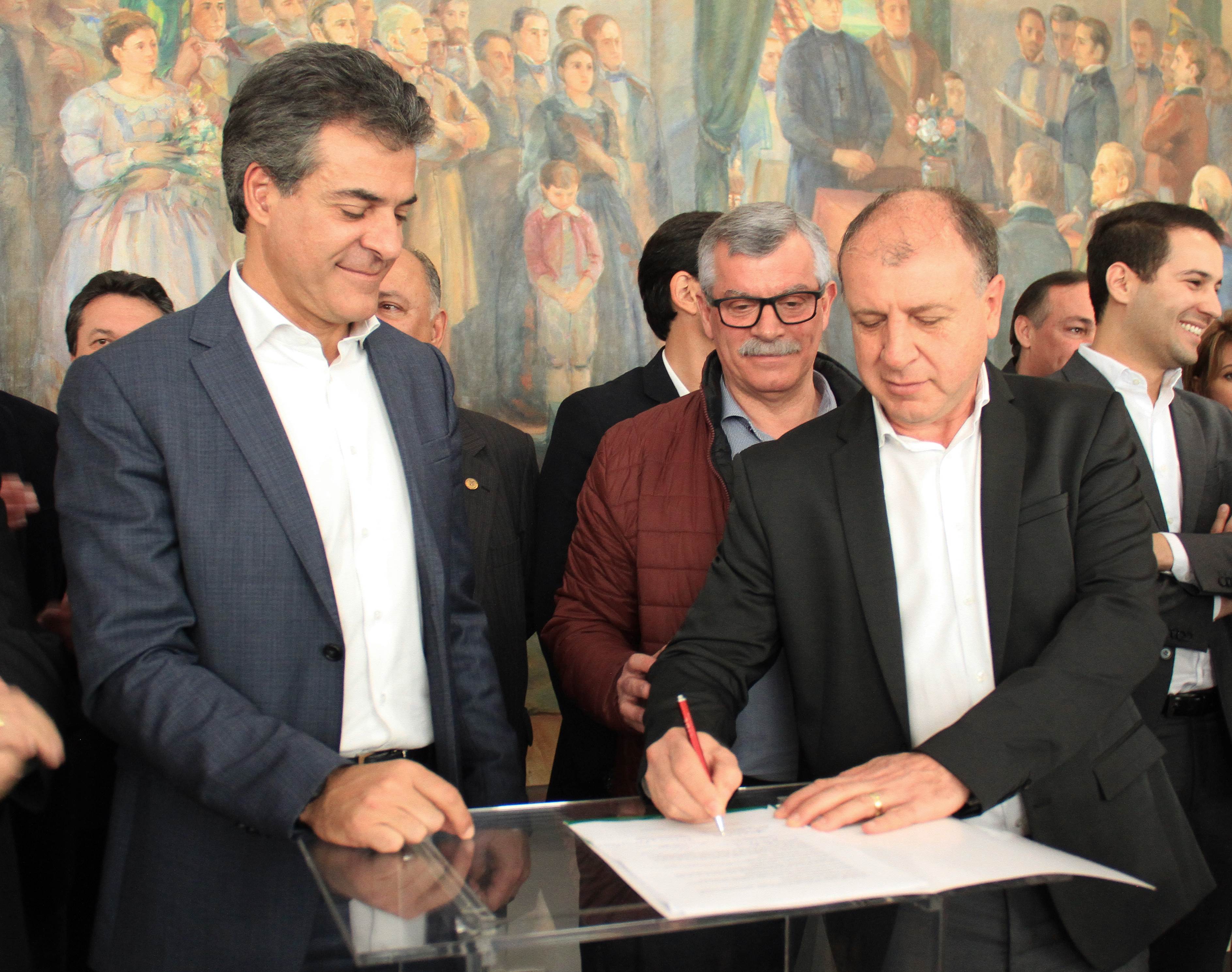 Governo do Estado libera R$ 25 milhões para obras e ações em 52 municípios paranaenses