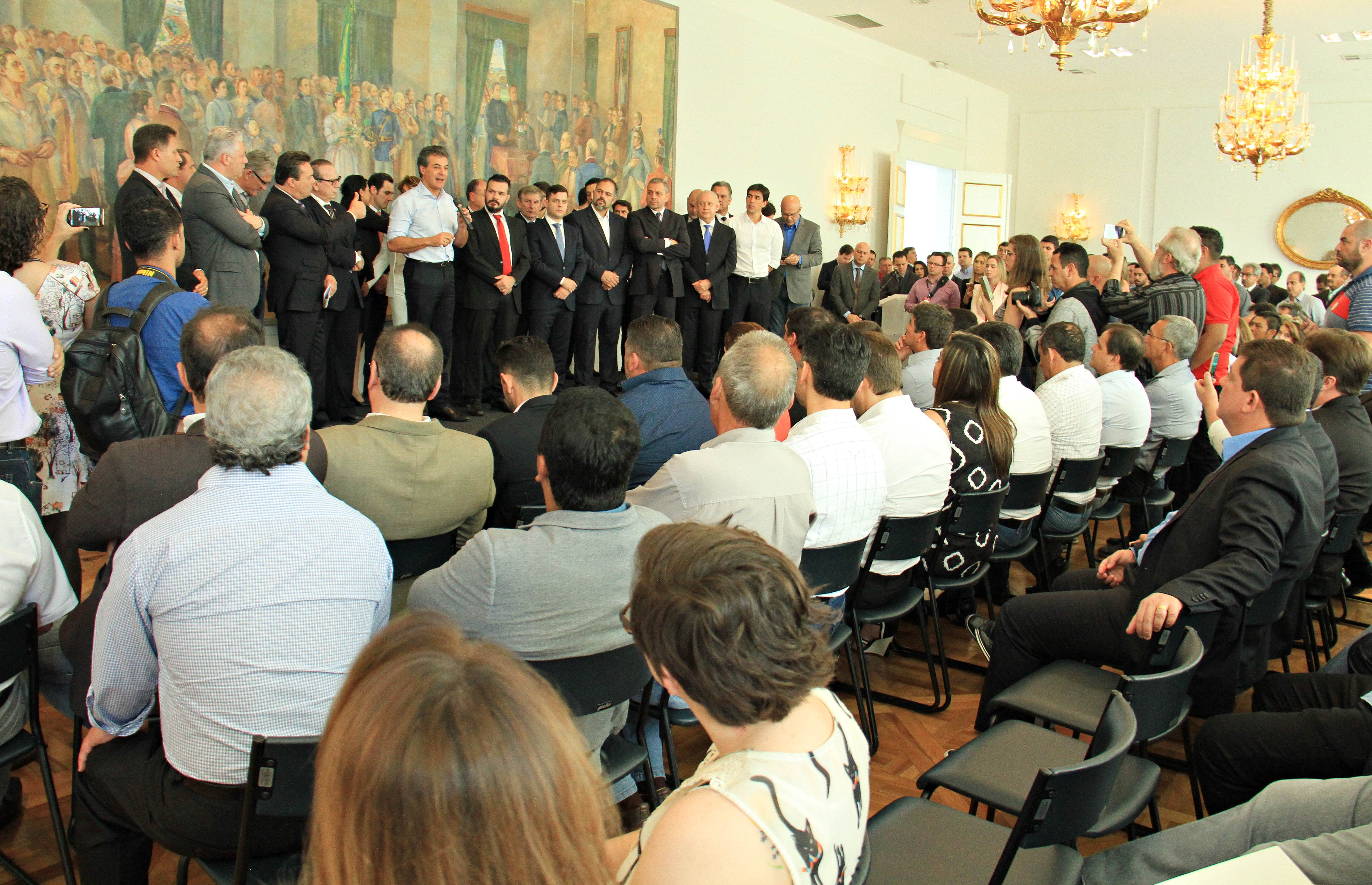 Governo do Paraná libera R$ 22 milhões para projetos de 73 Prefeituras