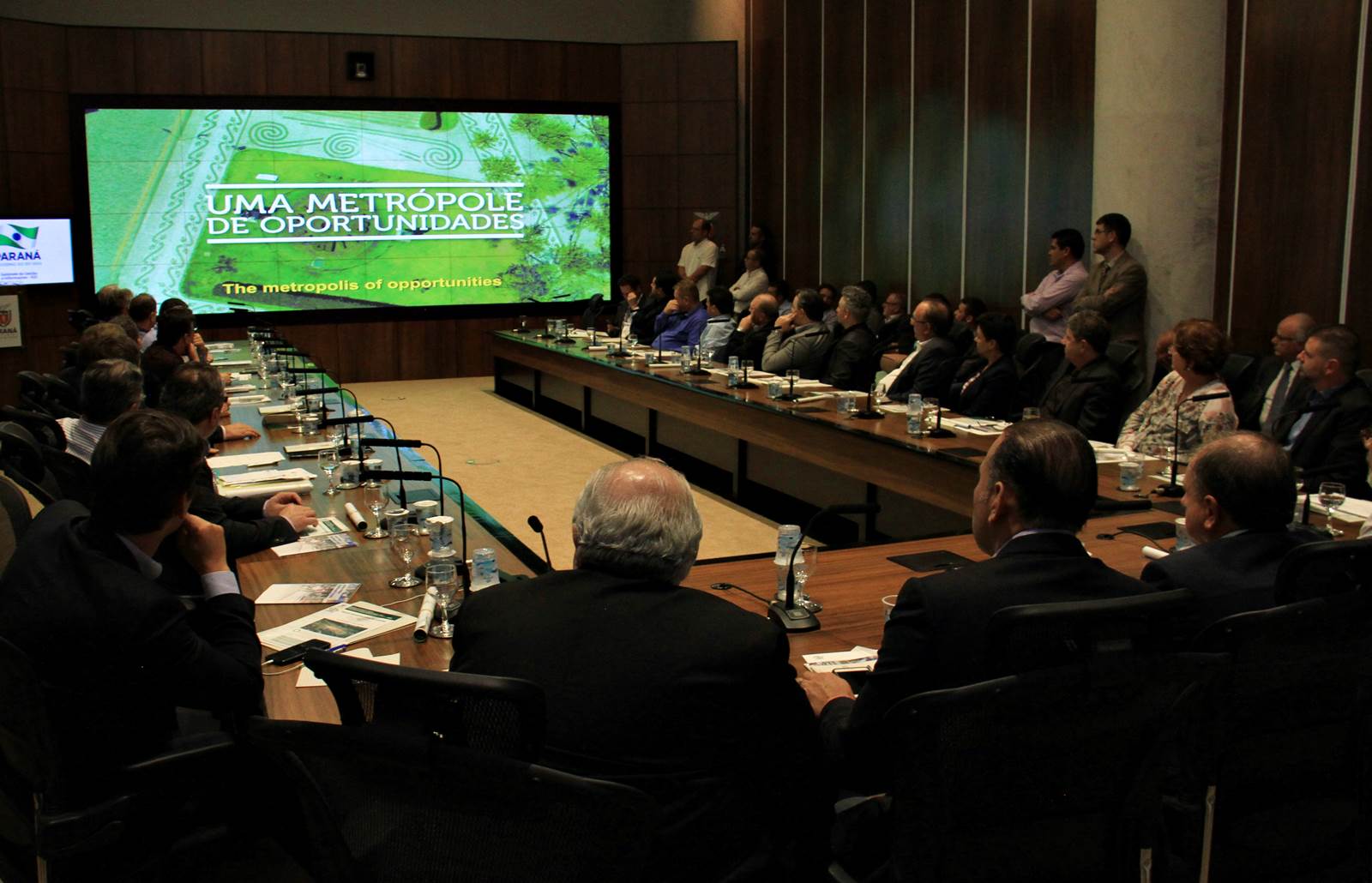 Ortega preside no Palácio Iguaçu a reunião do Conselho da COMEC em nome do governador Beto Richa