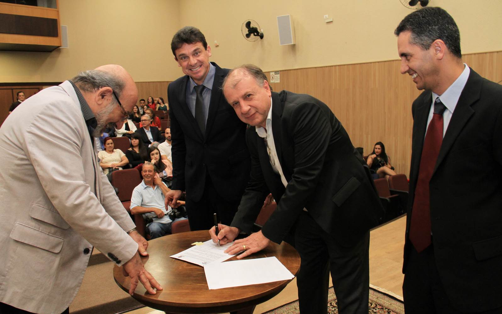 População de Quatro Barras ganha linha integrada de ônibus ao Terminal de Santa Cândida, em Curitiba