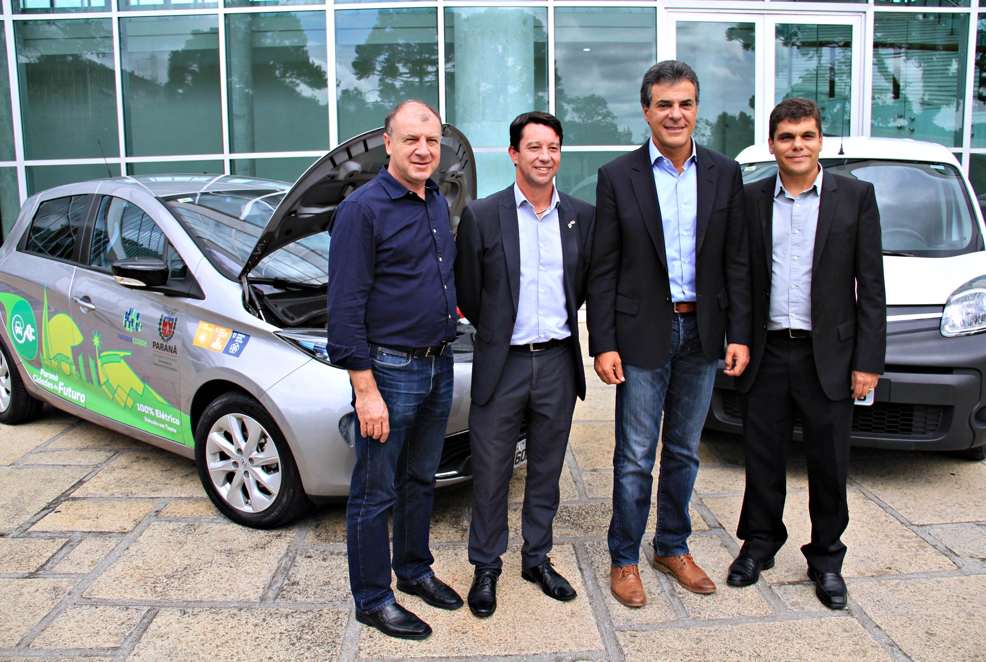 “Programa Cidades do Futuro” da SEDU/Paranacidade põe nas ruas carros 100% elétricos