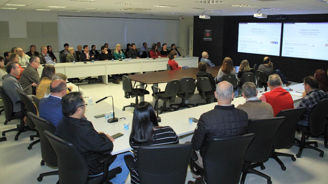 Paranacidade busca identificar os seus pontos fortes e fracos