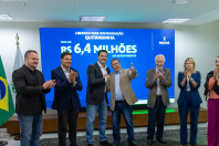 Ratinho Junior confirma R$ 372 milhões para 12 Municípios de sete Regiões do Paraná